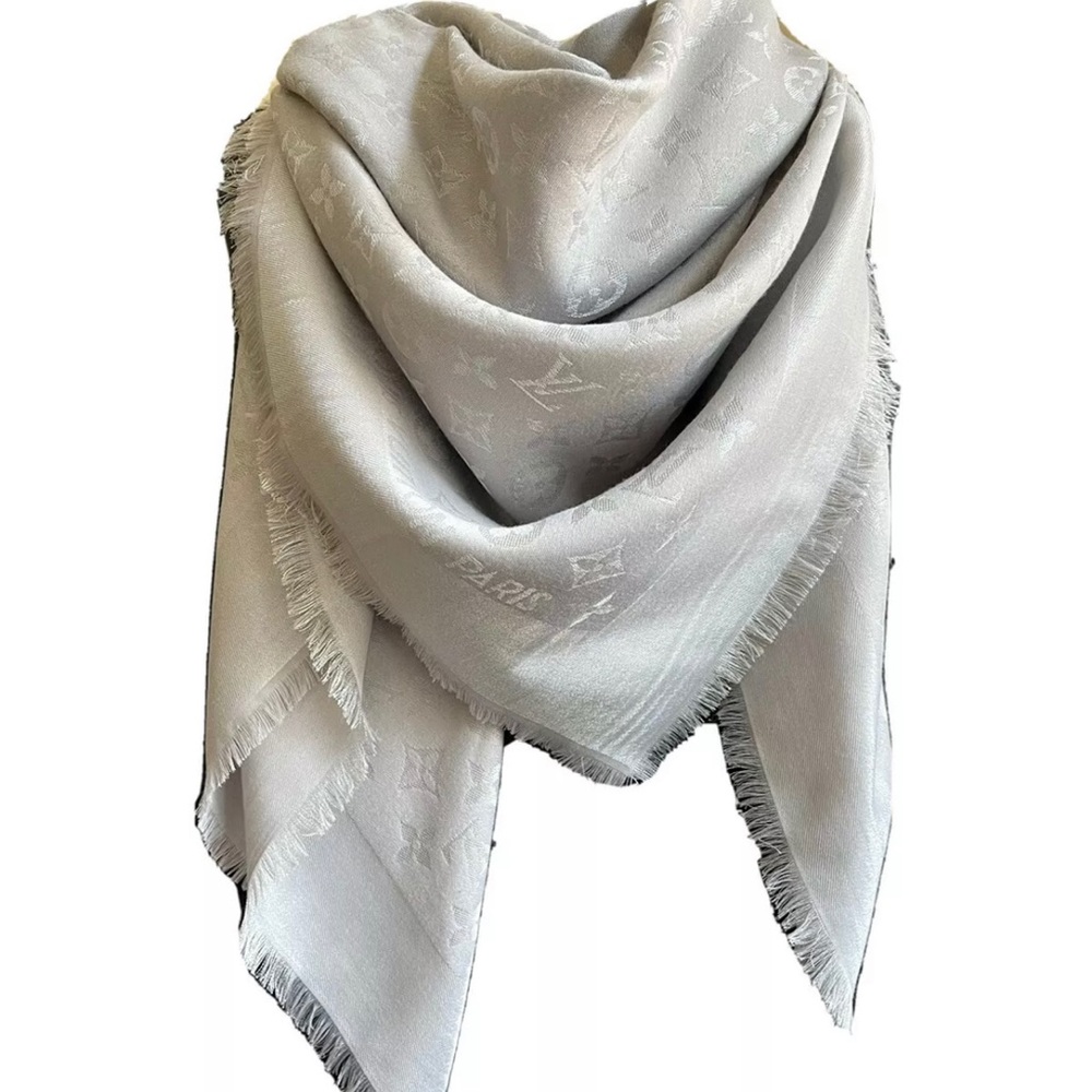 Louis Vuitton Monogram Silver Gray Shine Shawl